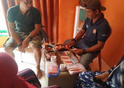 E-Warung Gunungtanjung Bagikan Bantuan Beras Dengan Kartu Kombo