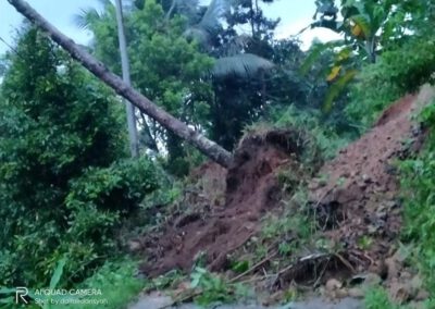 Longsor Di Kedusunan Jambe Jajar Mengakibatkan Jalan Terputus Dan Matinya Listrik Se Desa,