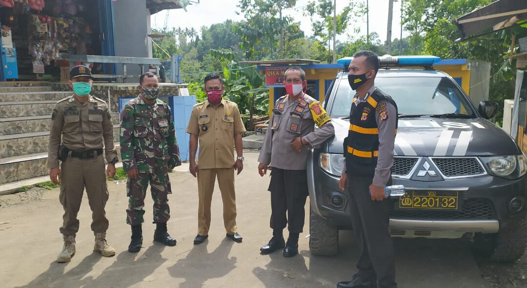 Kades Gunungtanjung bersama Babinsa dan Bhabinkamtibmas Cek lokasi Longsor Dusun Jambejajar.